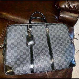 AUTHENTIC Louis Vuitton briefcase (no strap)